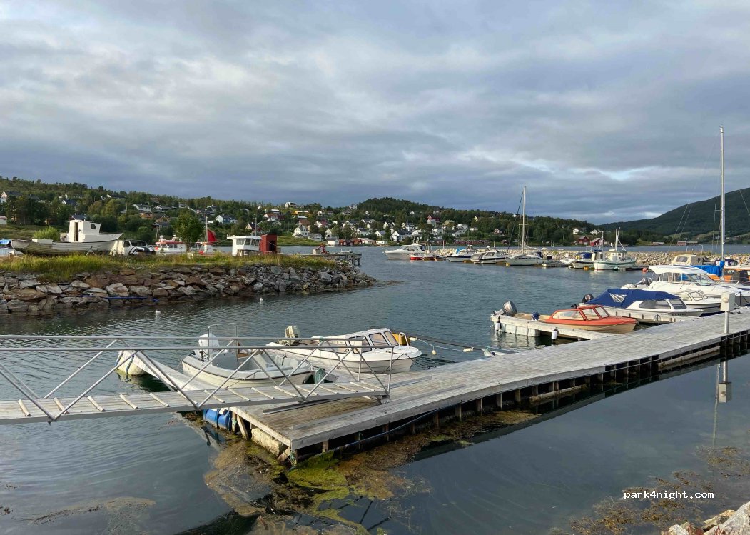 (9372) Gibostad - 22 Gisundveien — foto