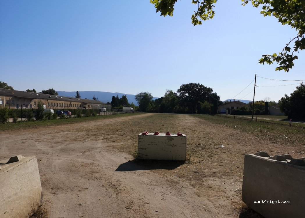 (84800) L'Isle-sur-la-Sorgue - 125 Chemin de Palerme — foto 2