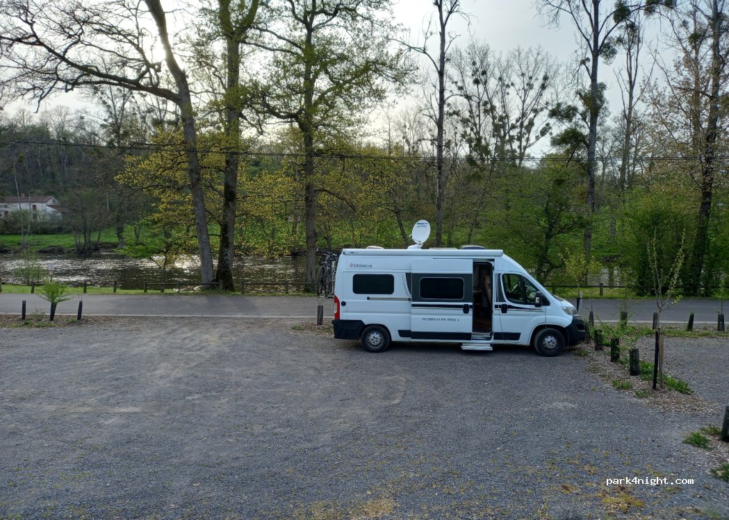 (86390) Lathus-Saint-Rémy - Moulin de l'Âge — foto 3