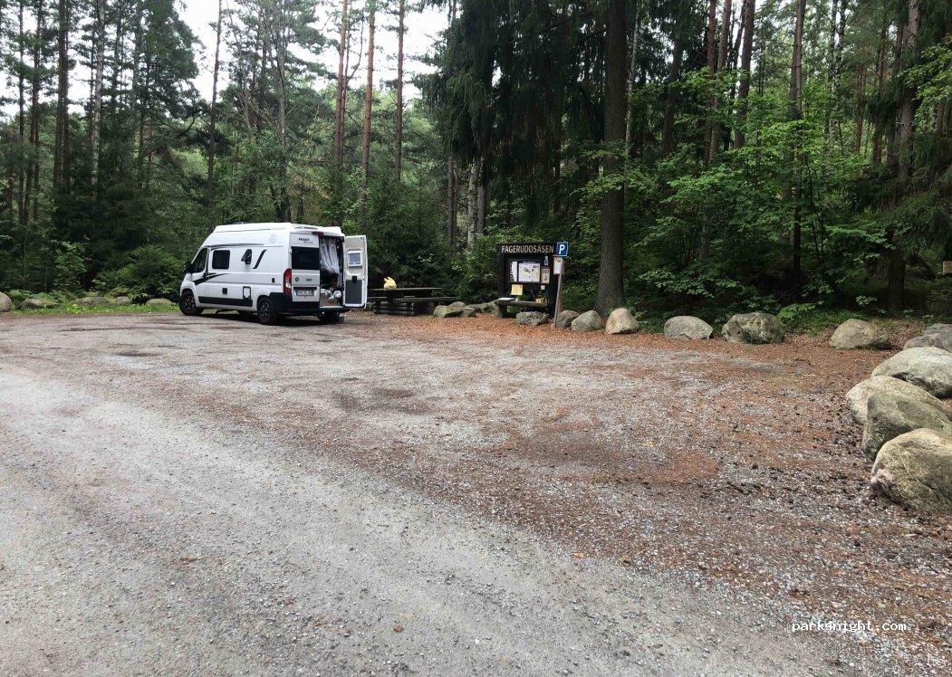 (749 48) Enköping - 9 Kolarviksvägen — foto