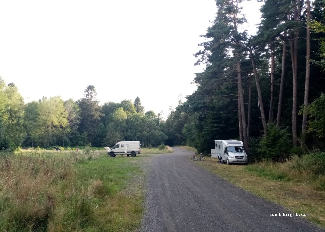 (63210) Ceyssat - Unnamed Road — foto