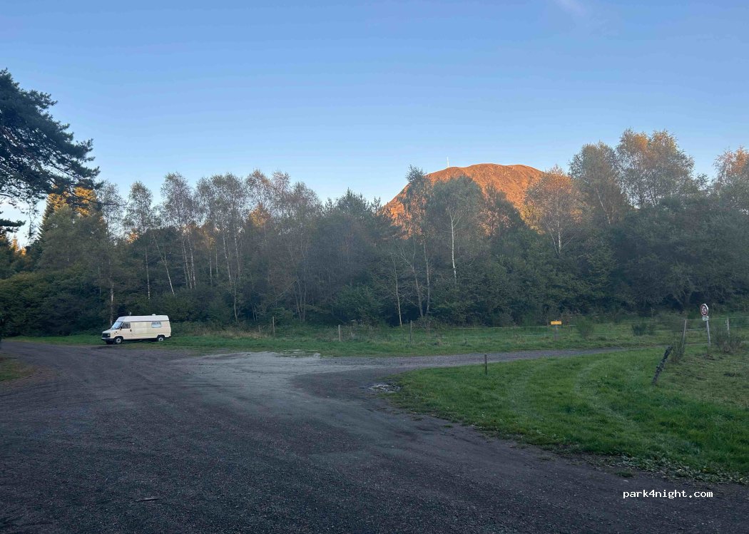 (63210) Ceyssat - Unnamed Road — foto 3