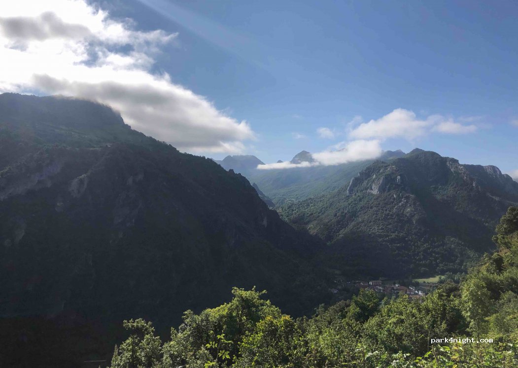 (33840) Pola de Somiedo - Unnamed Road — foto