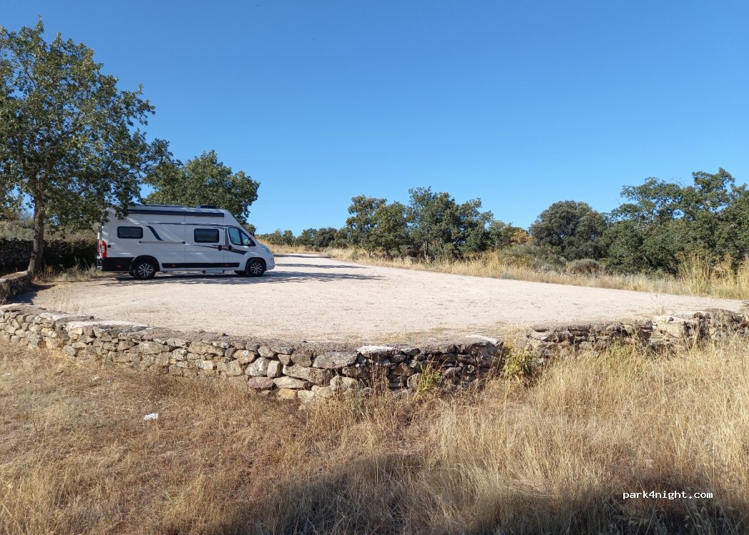 (37240) Lumbrales - Unnamed Road — foto 2