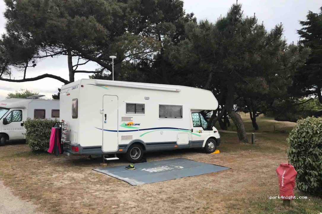 Camping Municipal La Falaise — foto