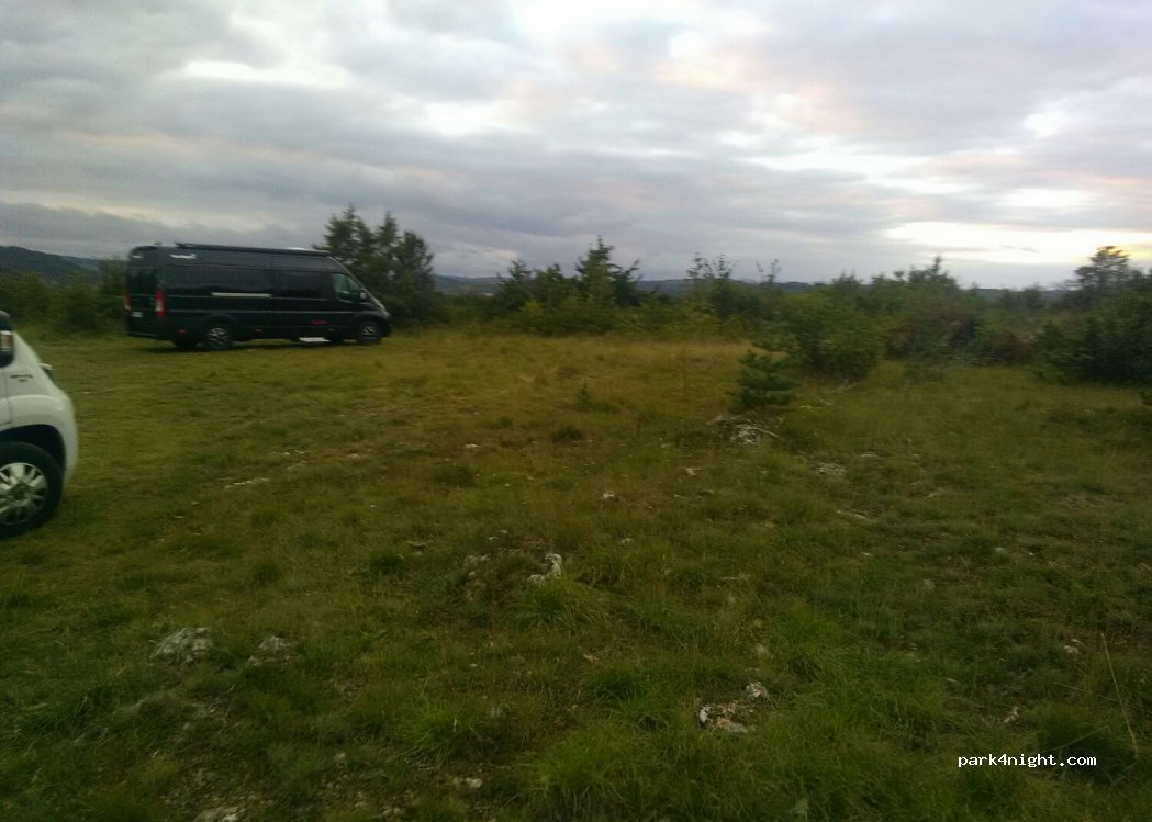(48210) La Malène - Unnamed Road — foto