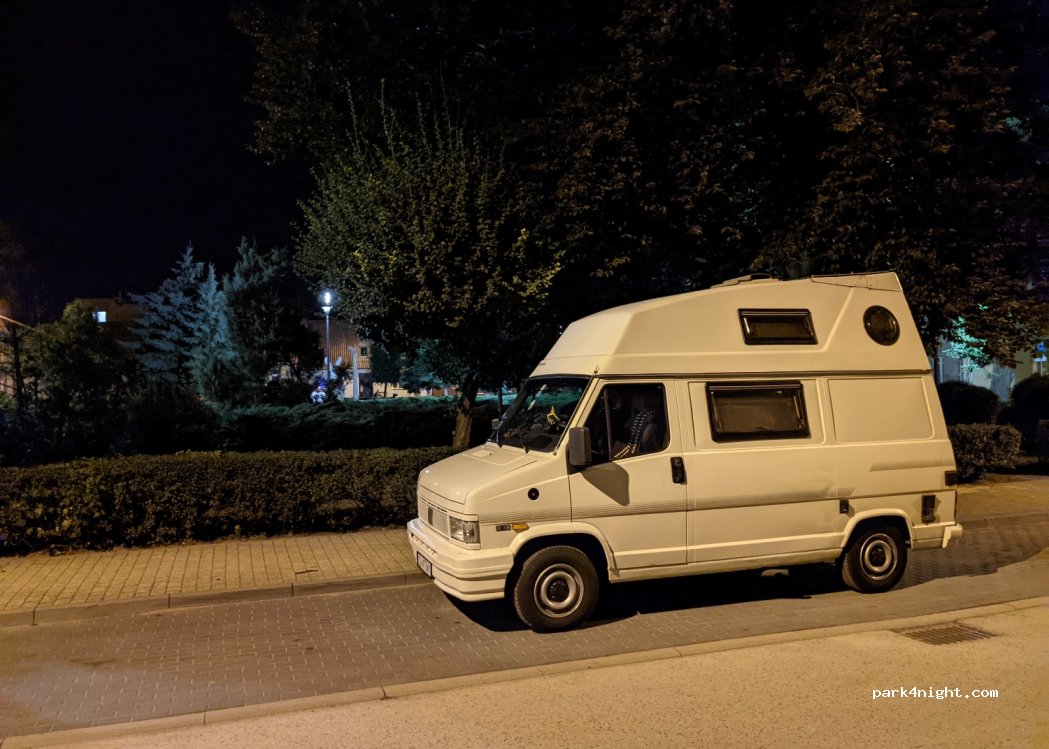 (89-200) Szubin - 4 plac Kościelny — foto