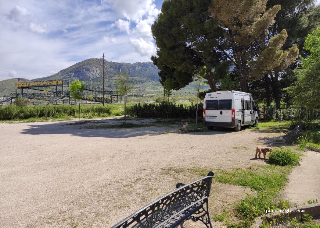 (23500) Jódar - 9 Avenida de Andalucía — foto 2