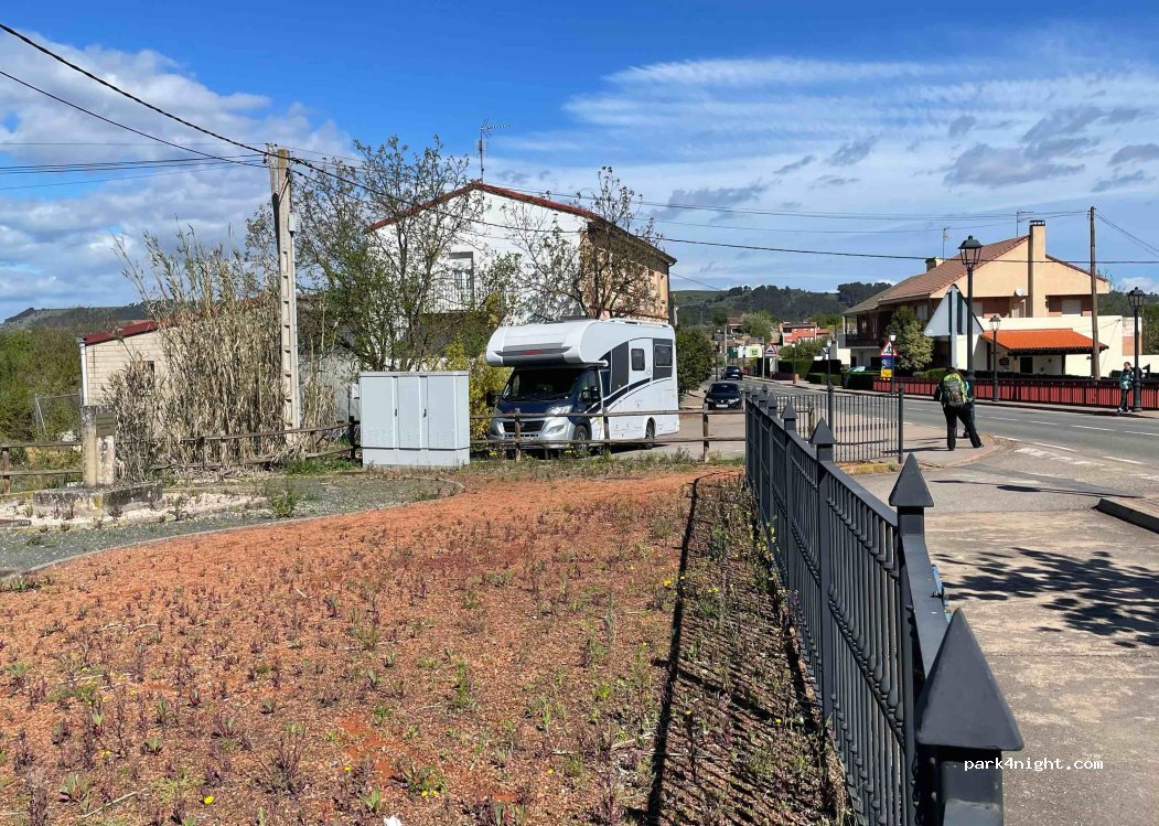 (26323) Azofra - 5 Avenida Virgen de Valvanera — foto 3