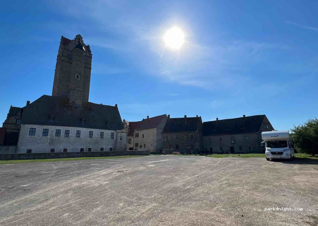 (06425) Plötzkau - 10 Schloßhof — foto 2