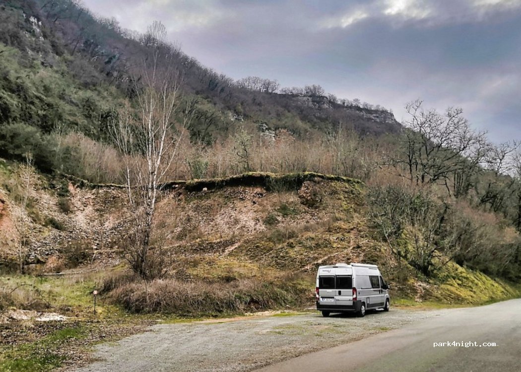 (46330) Cénevières - D8 — foto