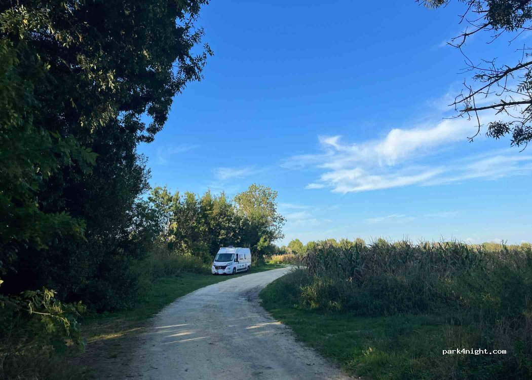 (17800) Saint-Sever-de-Saintonge - Unnamed Road — foto