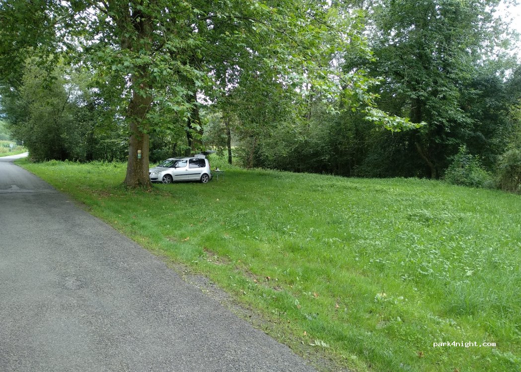 (64800) Igon - Unnamed Road — foto