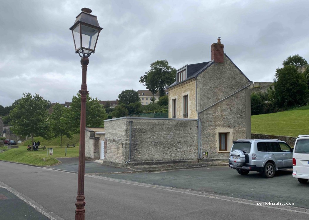 (14700) Falaise - 7 Venelle des Lavandières — foto