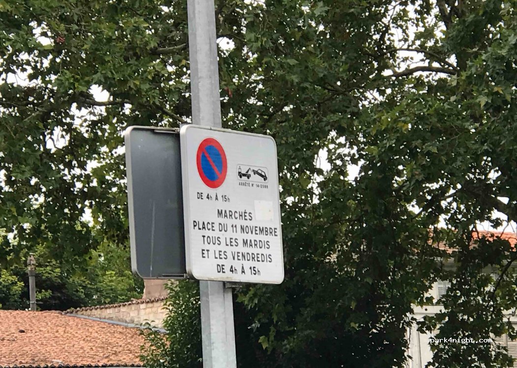 (17100) Saintes - 5 Place du 11 Novembre — foto