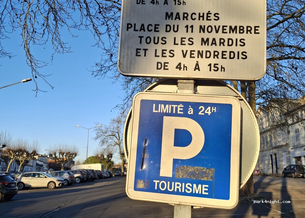 (17100) Saintes - 5 Place du 11 Novembre — foto 3