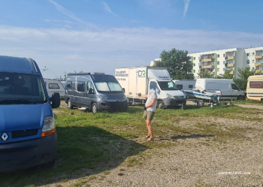 (78-105) Kołobrzeg - 3 Tarnowskiego — foto