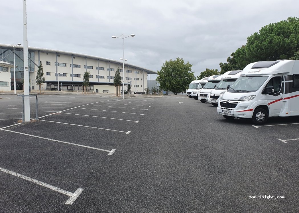 (17200) Royan - 2 Rue du Saint-Laurent — foto