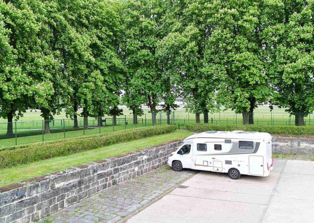 (60500) Chantilly - 1 Avenue de Condé — foto 4