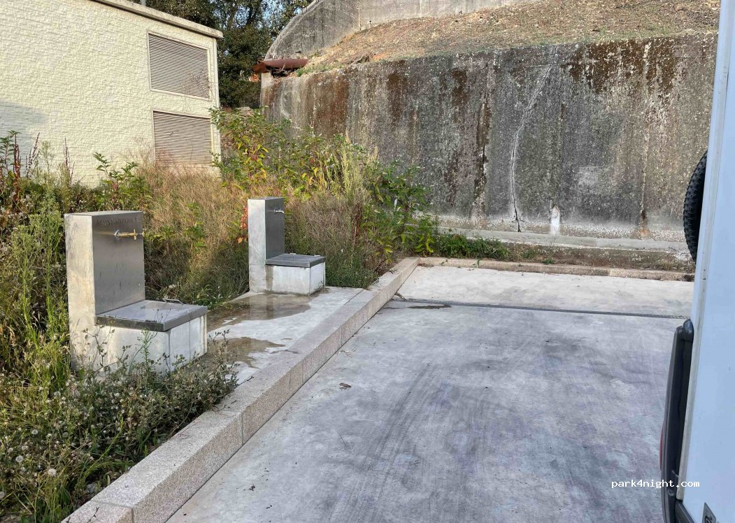 (3730-261) Vale de Cambra - 417 Avenida Infante Dom Henrique — foto
