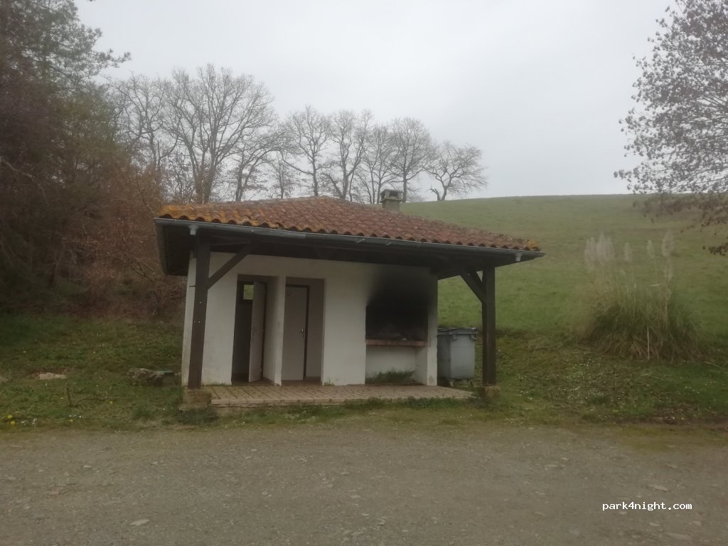 (32320) Bassoues - D943 — foto