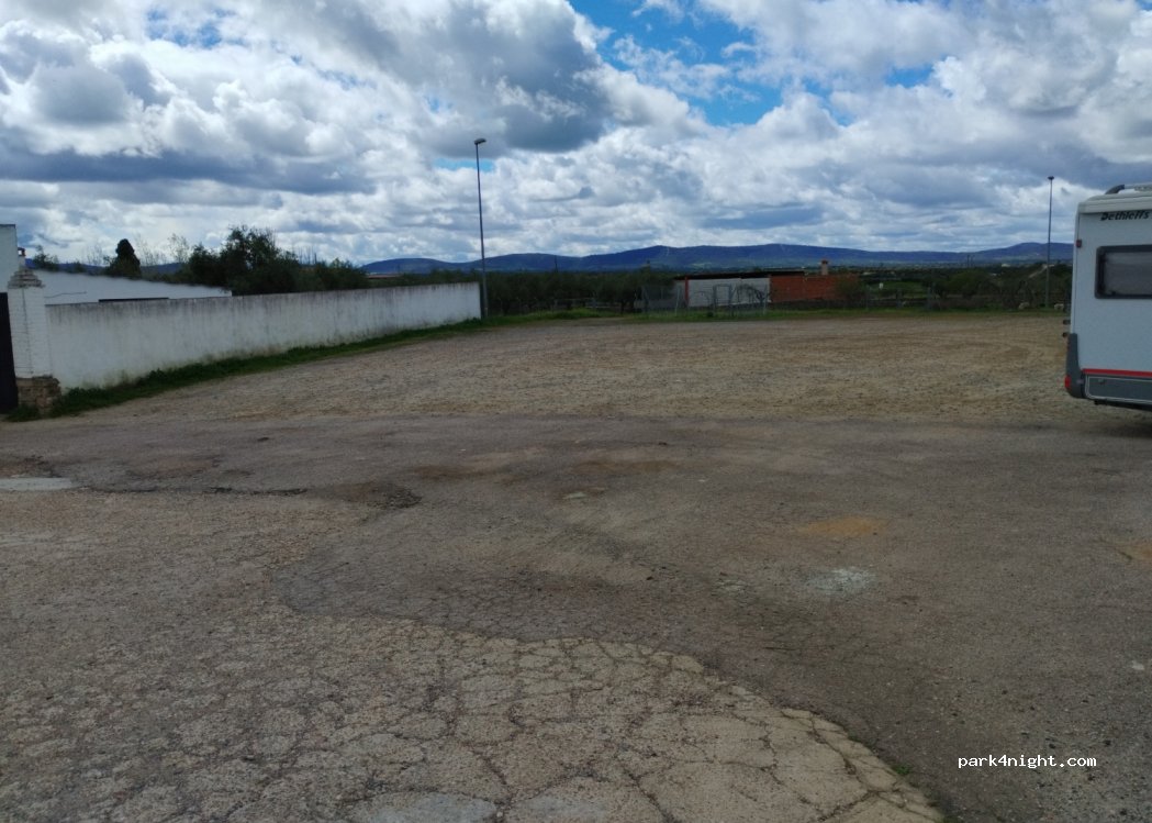 (10163) Aldea del Cano - 3 Calle Carretera — foto 3