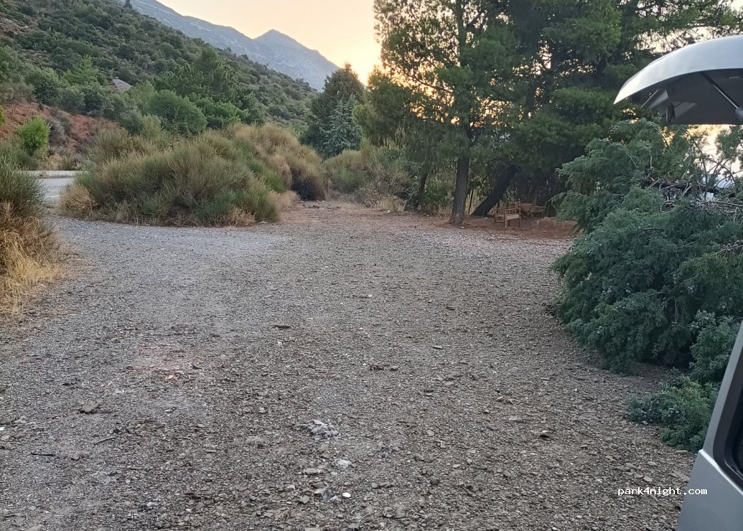 (330 54) Delfi - Ethniki Odos Livadias Amfissas — foto 2