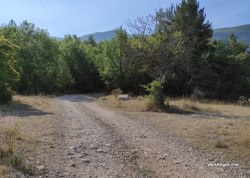 (05300) Saint-Pierre-Avez - Unnamed Road — foto 2
