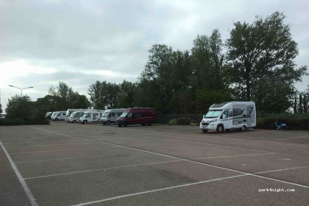 Caravan Parking Zone AA Hoorn — foto