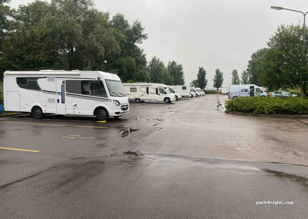 Caravan Parking Zone AA Hoorn — foto 2