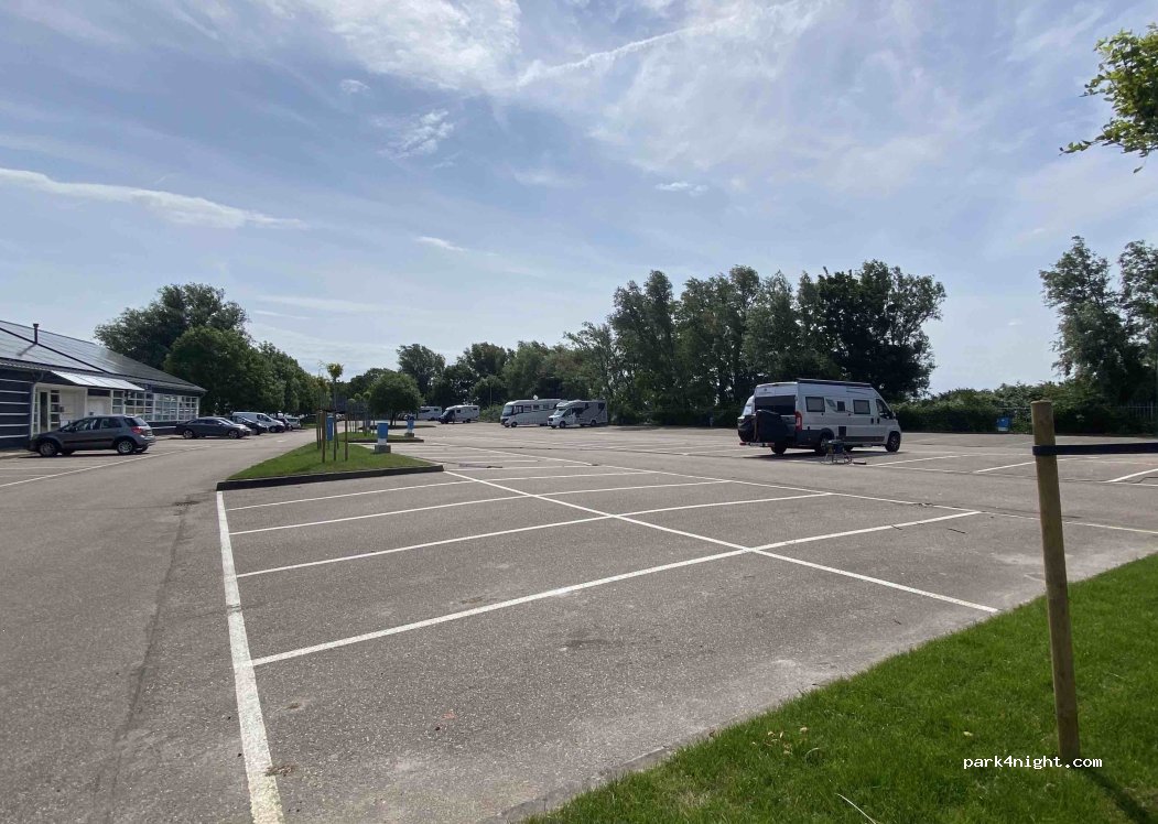 Caravan Parking Zone AA Hoorn — foto 5