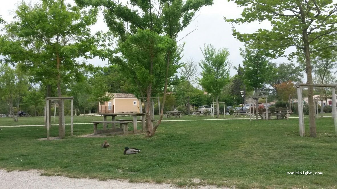 (84800) L'Isle-sur-la-Sorgue - 1494 Avenue du Partage des Eaux — foto 2