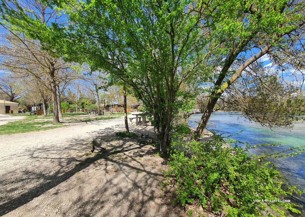 (84800) L'Isle-sur-la-Sorgue - 1494 Avenue du Partage des Eaux — foto 3
