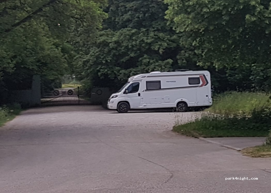 (81475) München - 103 Forst-Kasten-Allee — foto