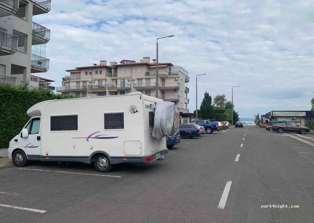 (8600) Siófok - 16 Tömörkény István utca — foto