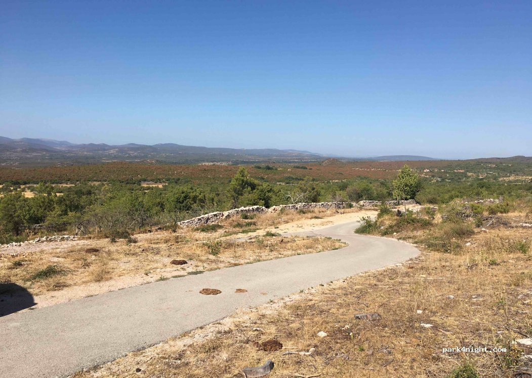 (22323) Gornje Vinovo - Unnamed Road — foto