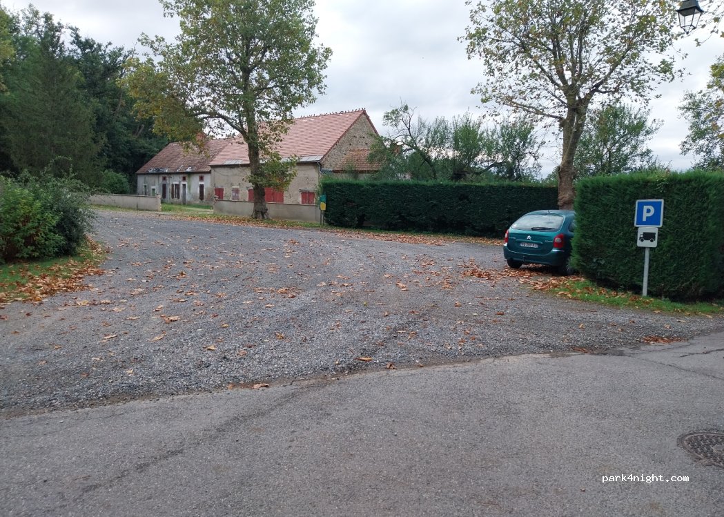 (03260) Seuillet - Place Bridou — foto