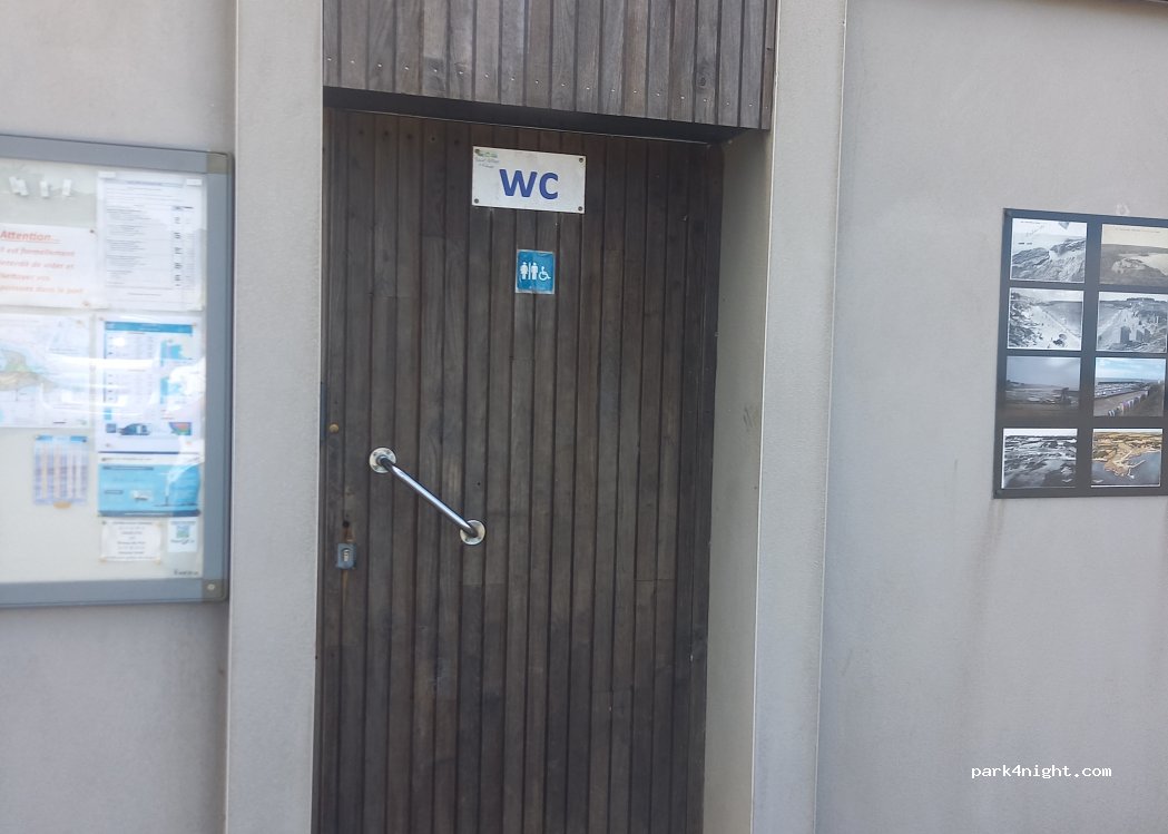 (56730) Saint-Gildas-de-Rhuys - 8 Rue Pierre Michelot — foto 5