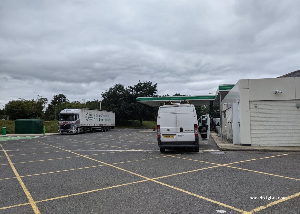 (RG30 3RH) Burghfield - Burghfield Road — foto 2