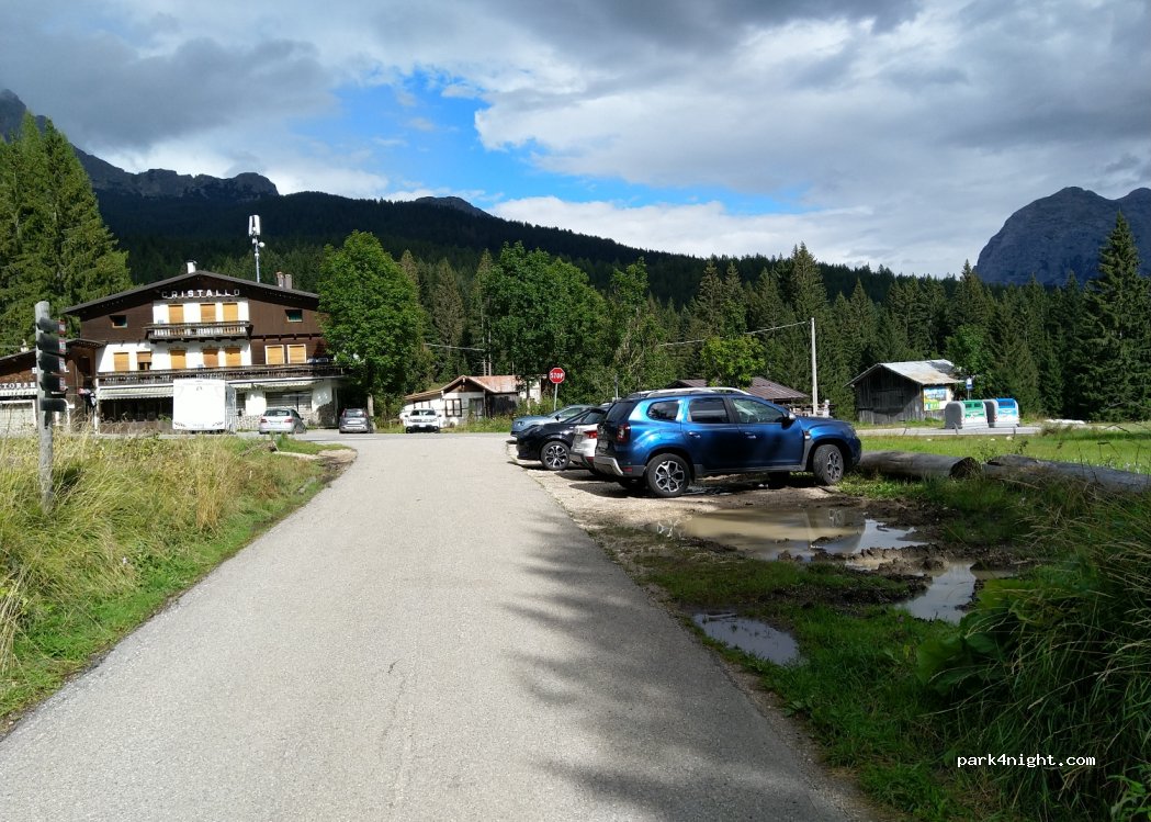 (32041) Veneto - 46 Strada Regionale 48 delle Dolomiti — foto