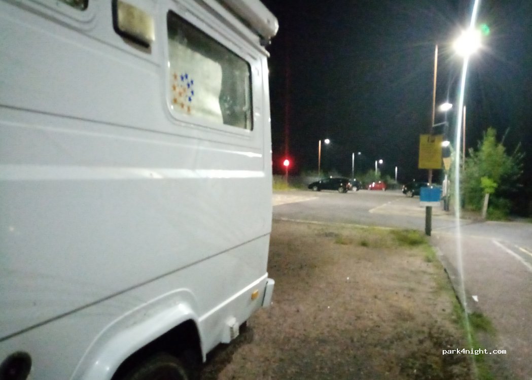 (EX14 1EB) Honiton - 17 Jerrard Crescent — foto