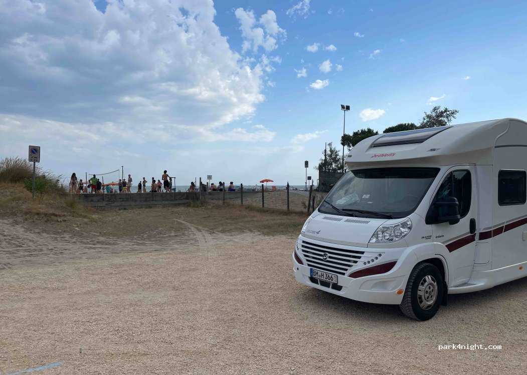 (30013) Cavallino Treporti - 44 Via A. Poerio — foto