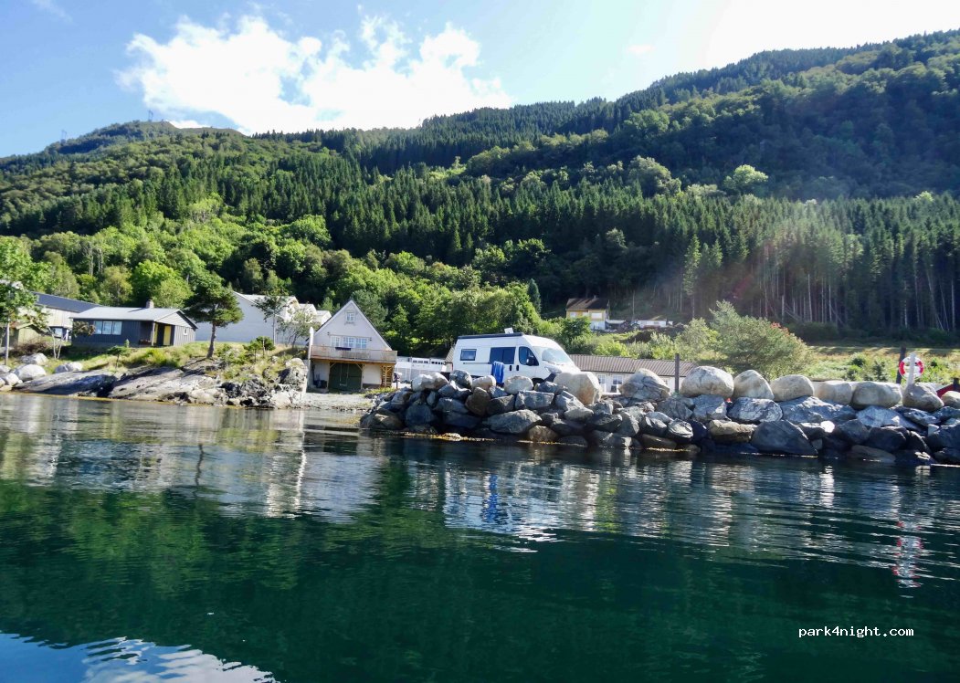 Rosendal hyttetun — foto