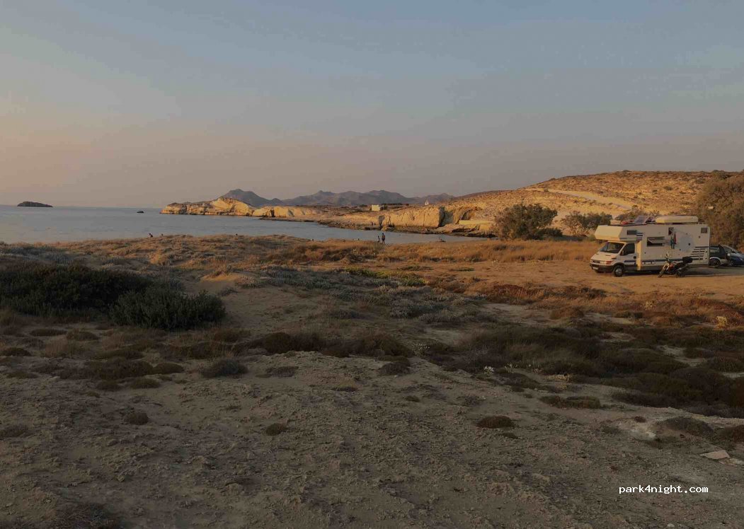 (848 00) Milos - Unnamed Road — foto