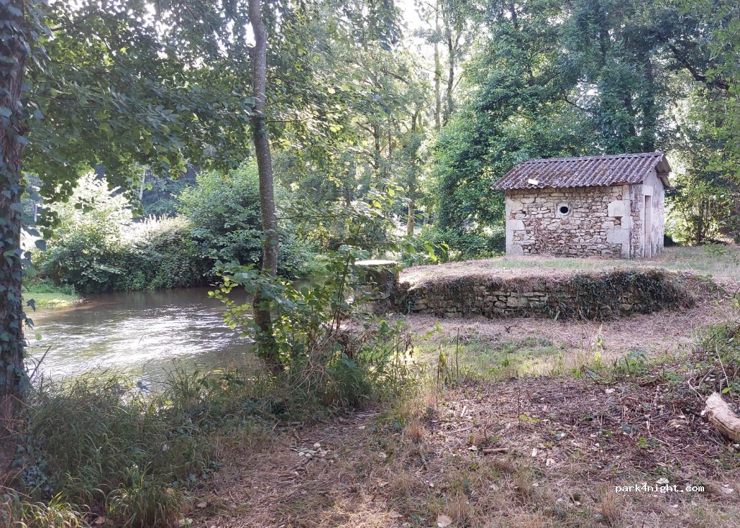 (86250) Charroux - D148C — foto 2