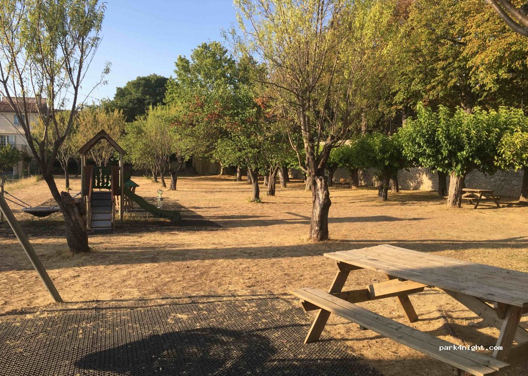 (83630) Artignosc-sur-Verdon - 3 Place Générale de Gaulle — foto 2
