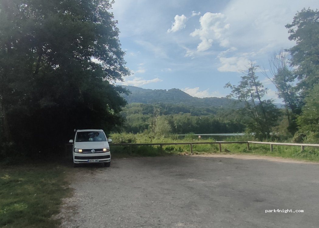 (73800) Sainte-Hélène-du-Lac - Unnamed Road — foto 4