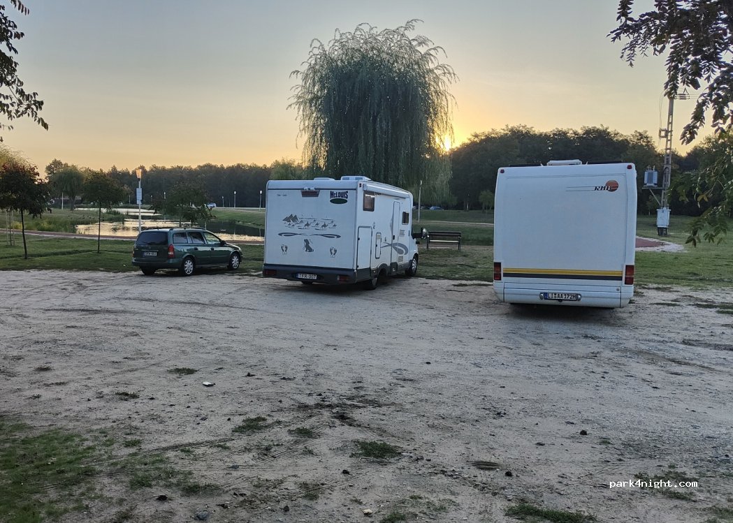 (2700) Cegléd - 1 Fürdő út — foto 3