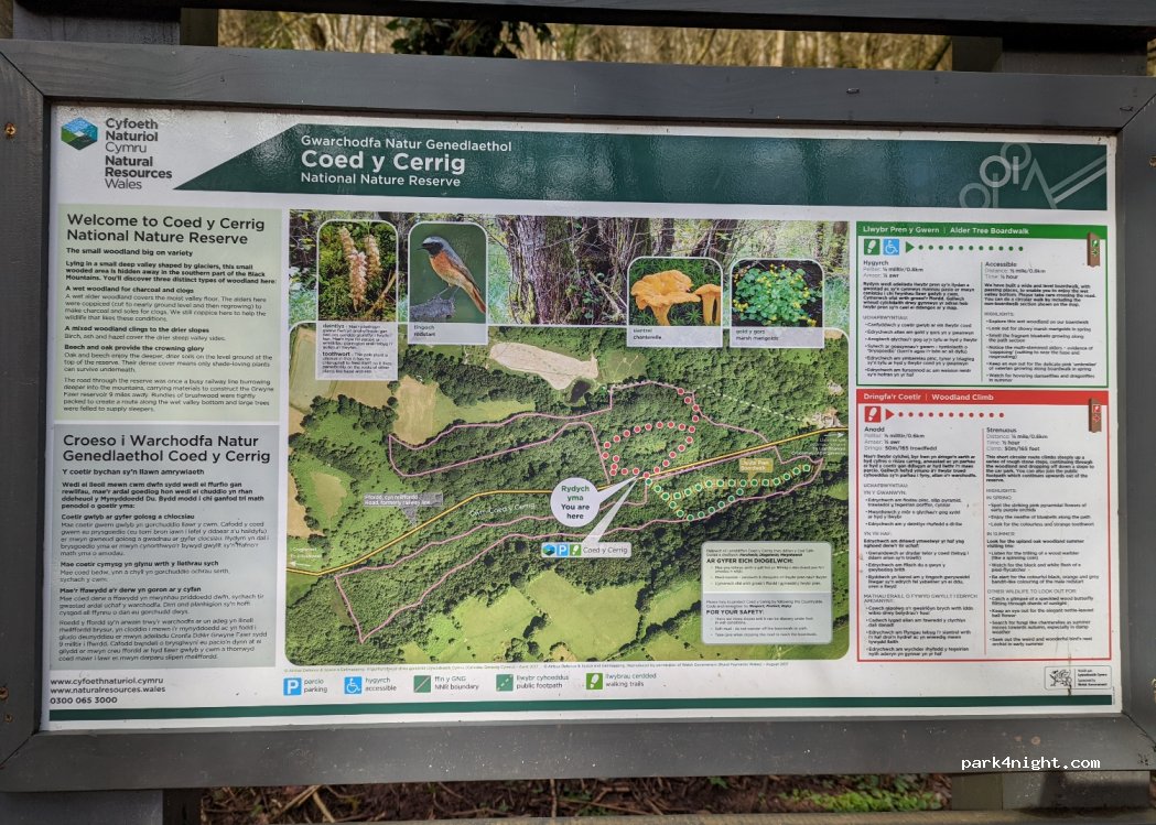 (NP7 7NA) Wales - Unnamed Road — foto