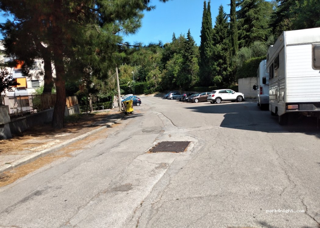 (60129) Ancona - 20 Via Fratelli Zuccari — foto